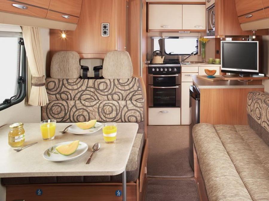 Интерьер Swift Motorhomes Sundance 590 RS 2007 года  (фото 2 из 3)